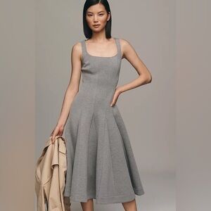 Elegant Grey Sleeveless Neoprene Fit-and-Flare Dress